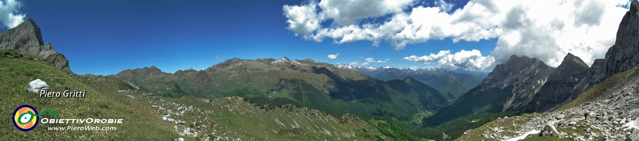 45.1 Panoramica verso Pradella e &, la Valcanale, Cima di Valmora e Fop.jpg